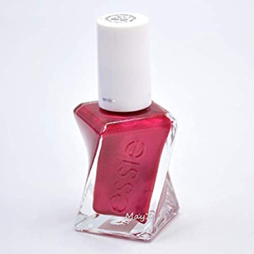 Essie gel nail polish GIVE ME YOUR BERRY BEST